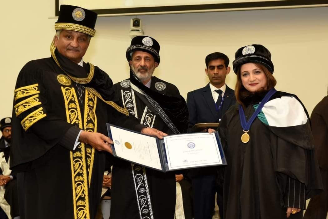 Fauzia Rizwan at her NUST convocation, wearing the President&rsquo;s Gold Medal and holding her MS Urban & Regional Planning degree